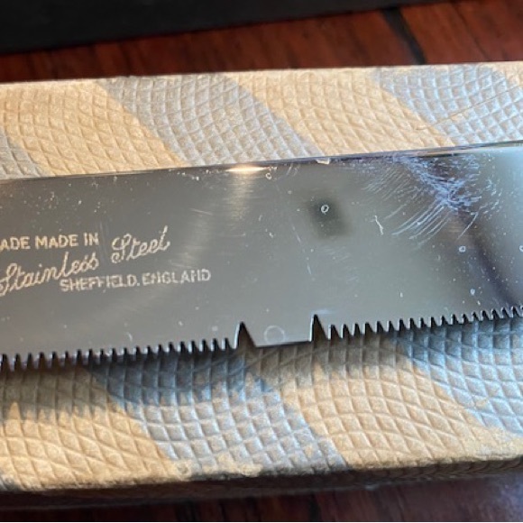 Beautiful floral etched stainless steel 13” Sheffield cake knife. - Picture 6 of 6